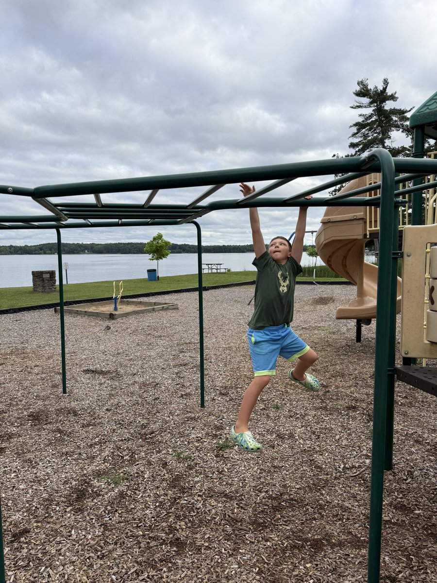 ProfeBeckstrom's tweet image. Summer 2025 - Day 21: American Ninja Warrior training, by day in Ona and in Hatfield by evening!