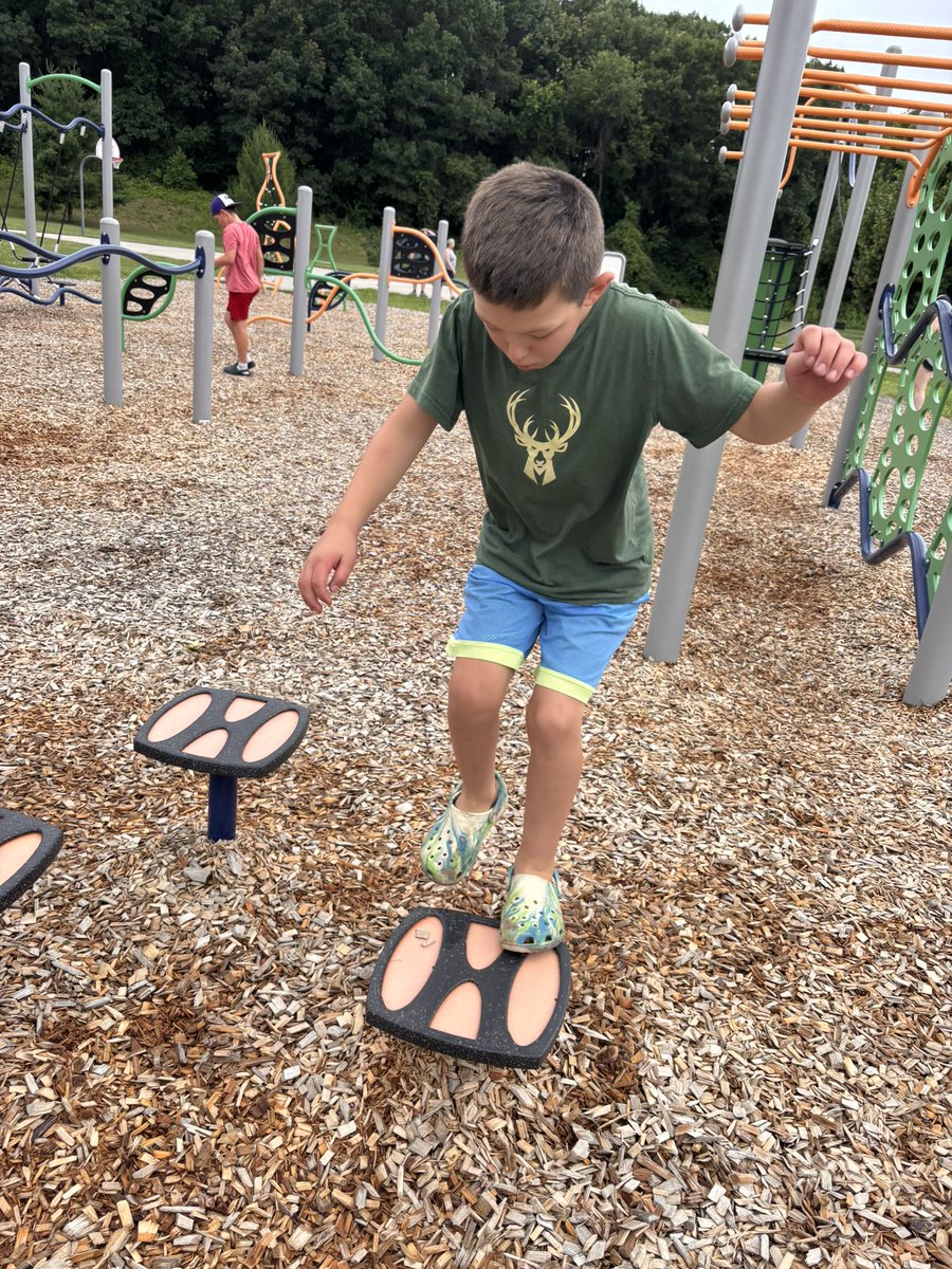 ProfeBeckstrom's tweet image. Summer 2025 - Day 21: American Ninja Warrior training, by day in Ona and in Hatfield by evening!