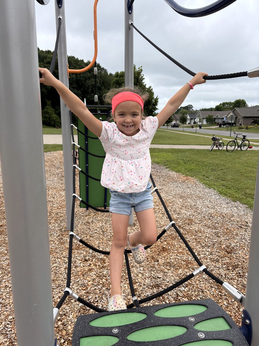 ProfeBeckstrom's tweet image. Summer 2025 - Day 21: American Ninja Warrior training, by day in Ona and in Hatfield by evening!