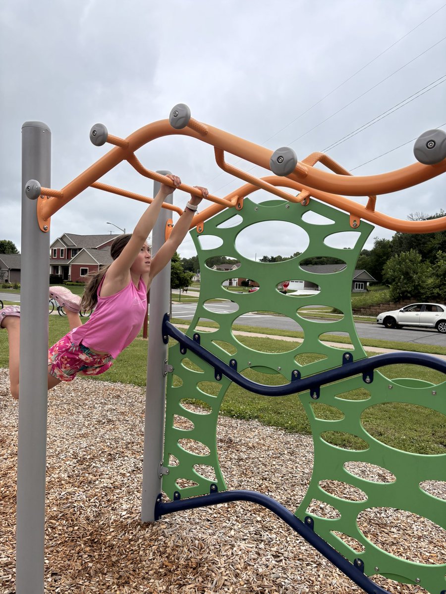 ProfeBeckstrom's tweet image. Summer 2025 - Day 21: American Ninja Warrior training, by day in Ona and in Hatfield by evening!