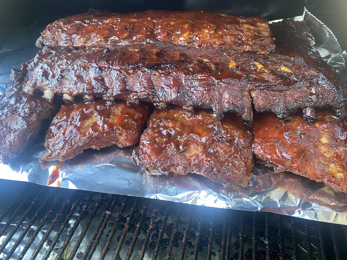 bjizzle56's tweet image. Almost EATIN TIME!!! #Yoder #smoker #ribs