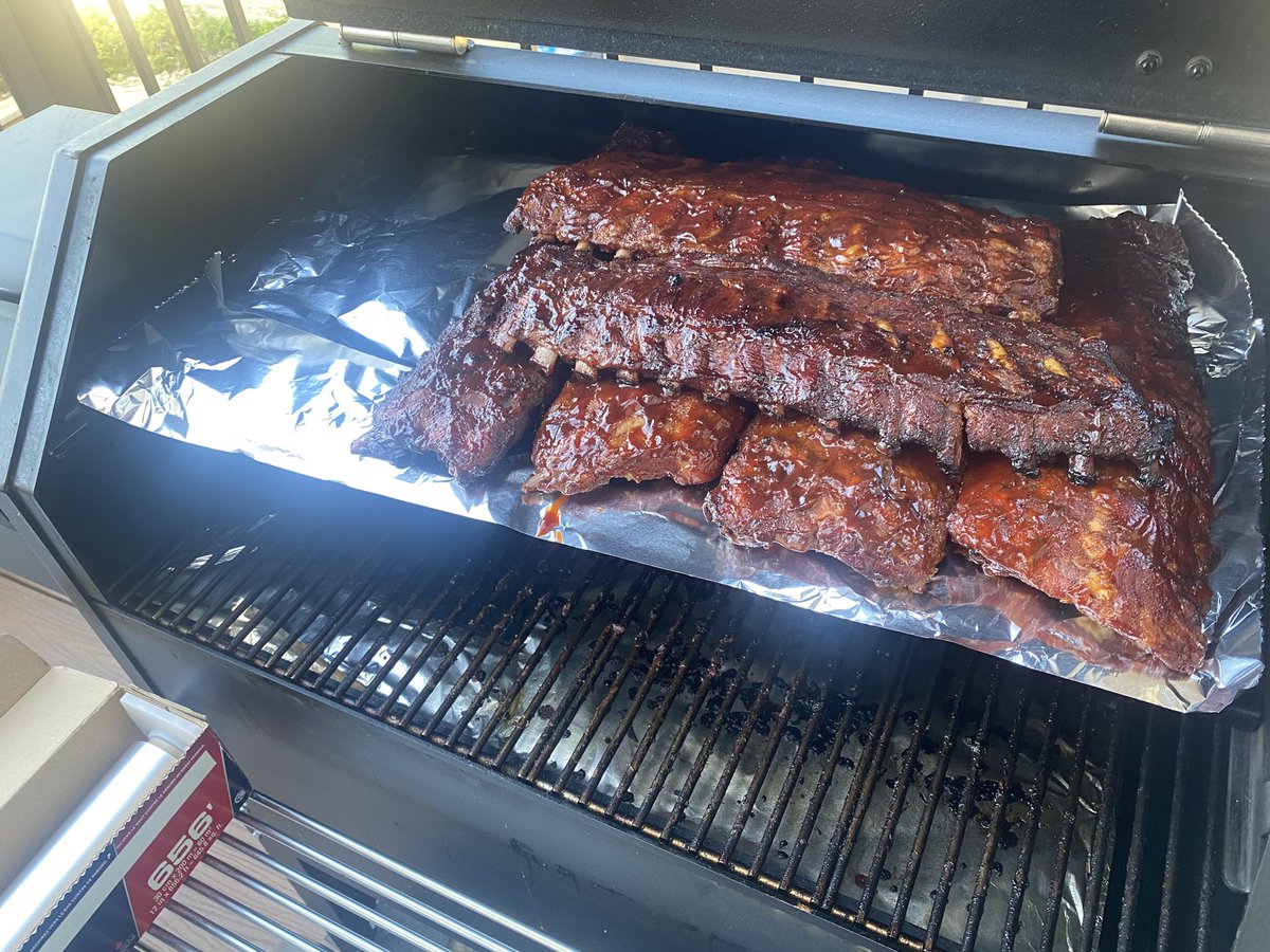 bjizzle56's tweet image. Almost EATIN TIME!!! #Yoder #smoker #ribs