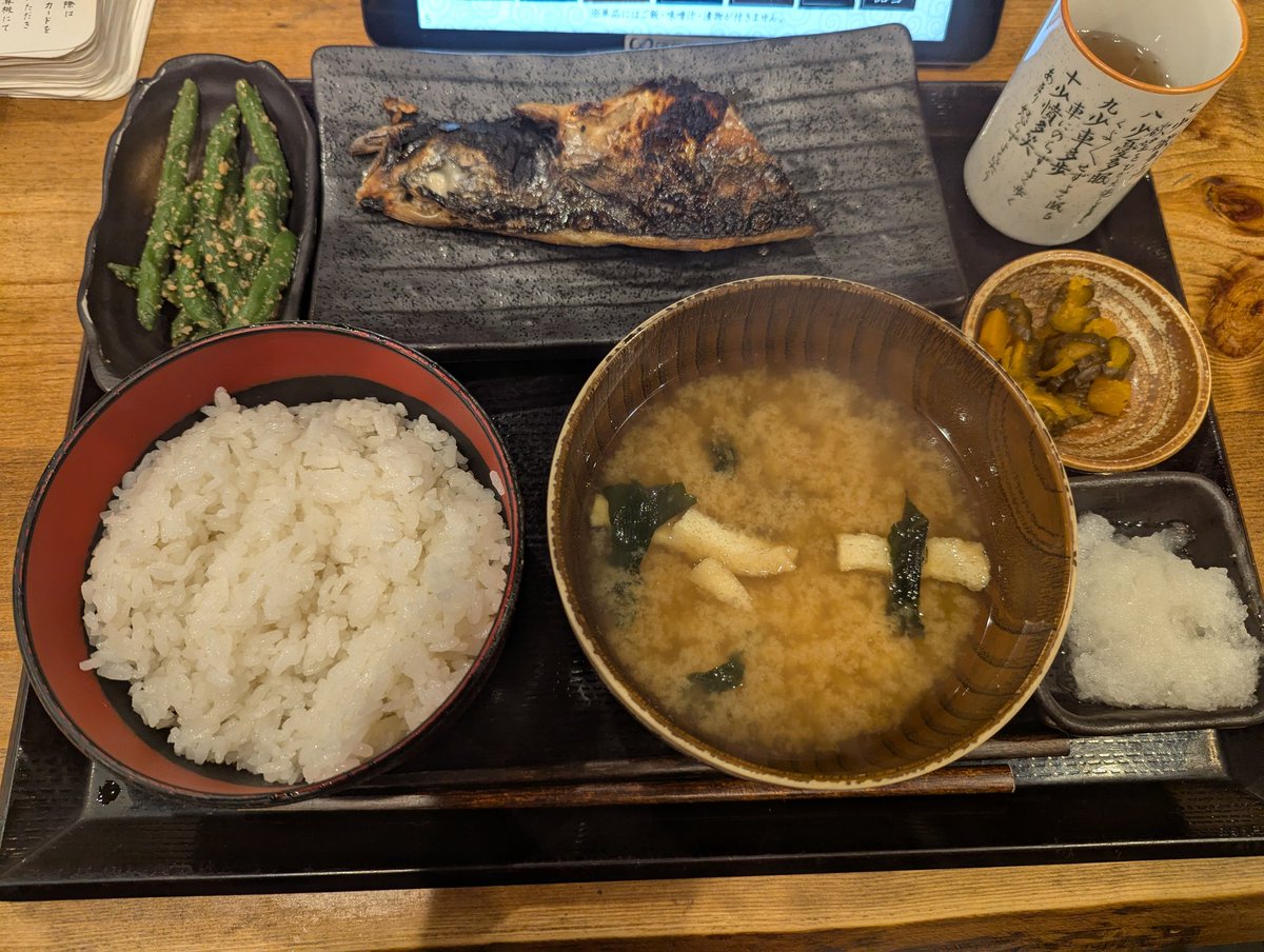 msng's tweet image. 蒲田の「しんぱち食堂」さば文化干し朝定食、これで540円にインゲン胡麻和えオプションつけて+30円。ありがたい。