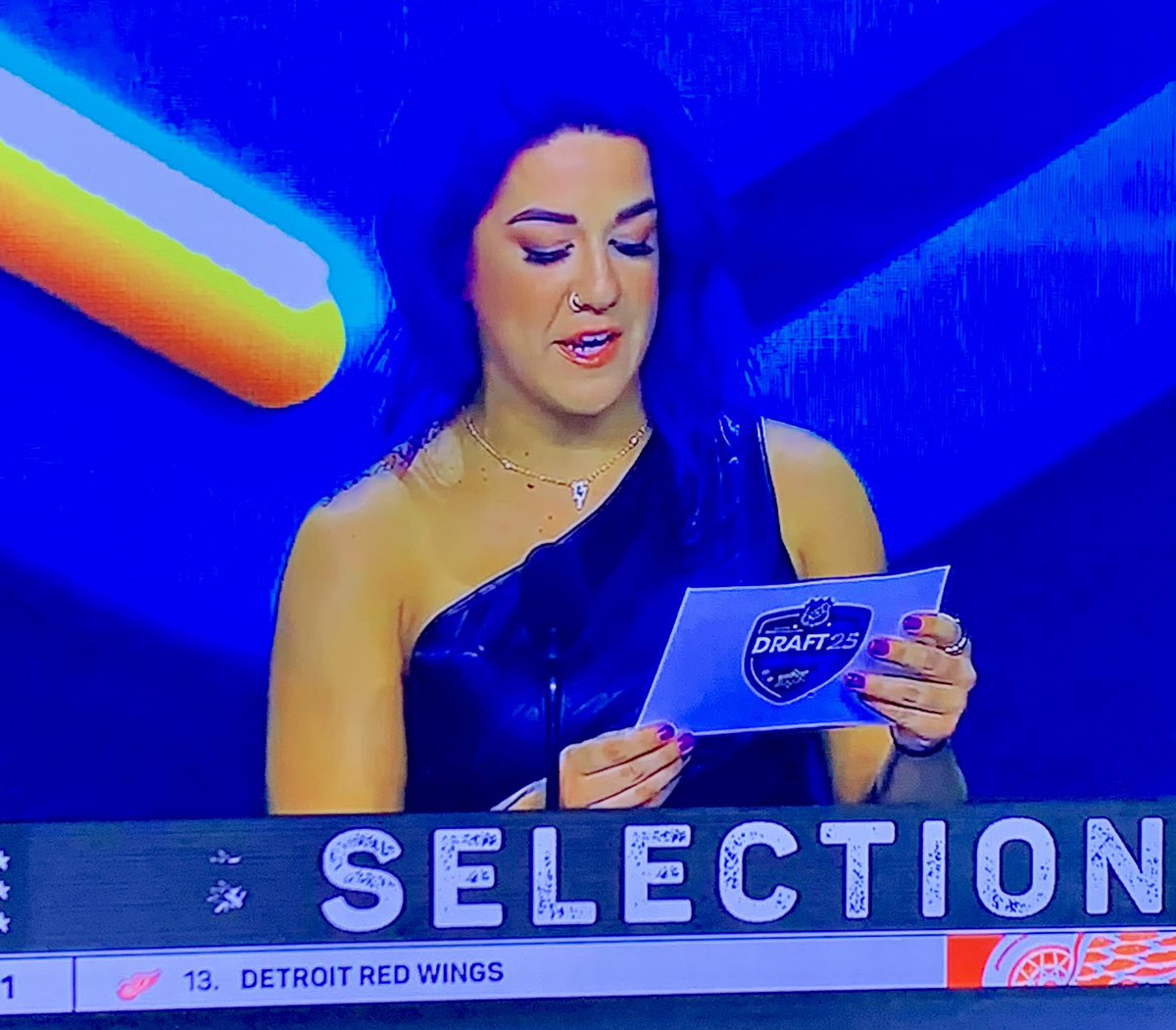 kling5013's tweet photo. Bayley looking amazing at the #NHLDraft, representing her hometown San Jose Sharks &amp; presenting their draft picks!🤩😍🔥 #UltraStar #RoleModel https://t.co/QD3yalhvrH