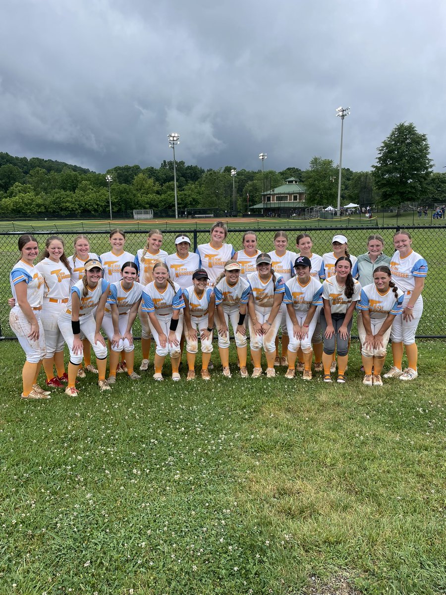 Team Tennessee 
Ellison and Burroughs
3-0 with wins over great organizational teams.
Tn Fury Platinum Johnson
Tn Mojo Sowder
Frost Falcons