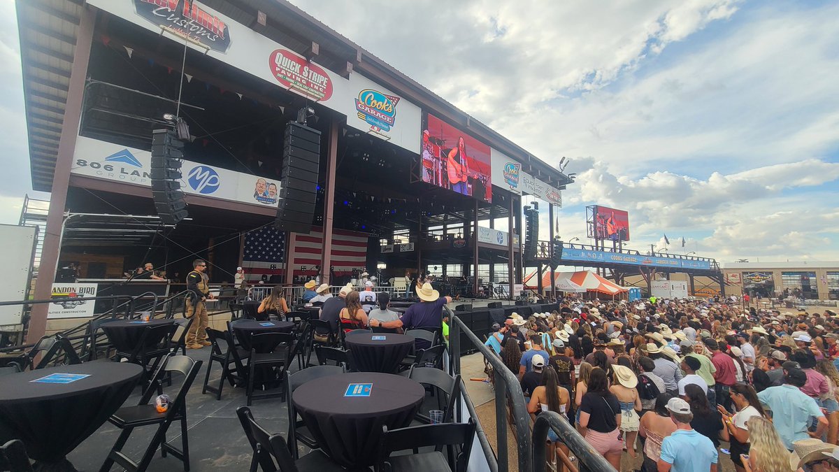 Catching a little <a href="/kathasty/">kat hasty</a> show.