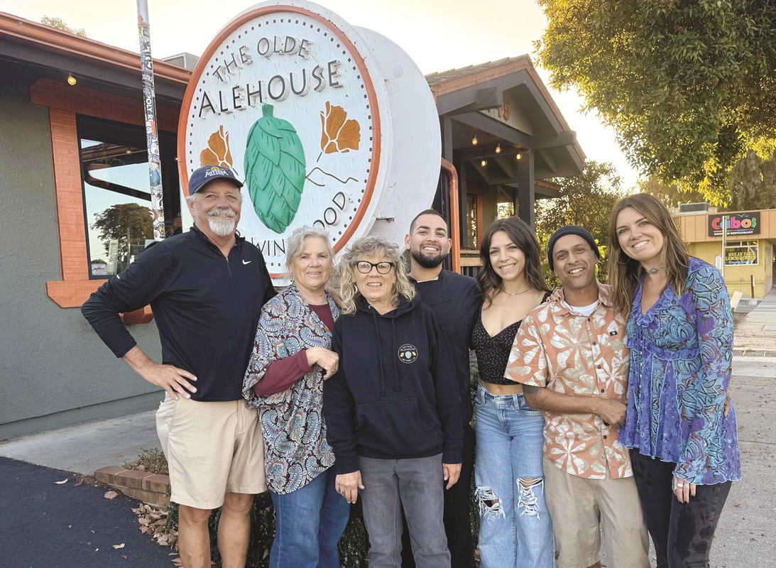 The Olde Alehouse, where glasses are raised, plates are full, and music fills the air -  slovisitorsguide.com/the-olde-aleho… 
#sanluisobispo