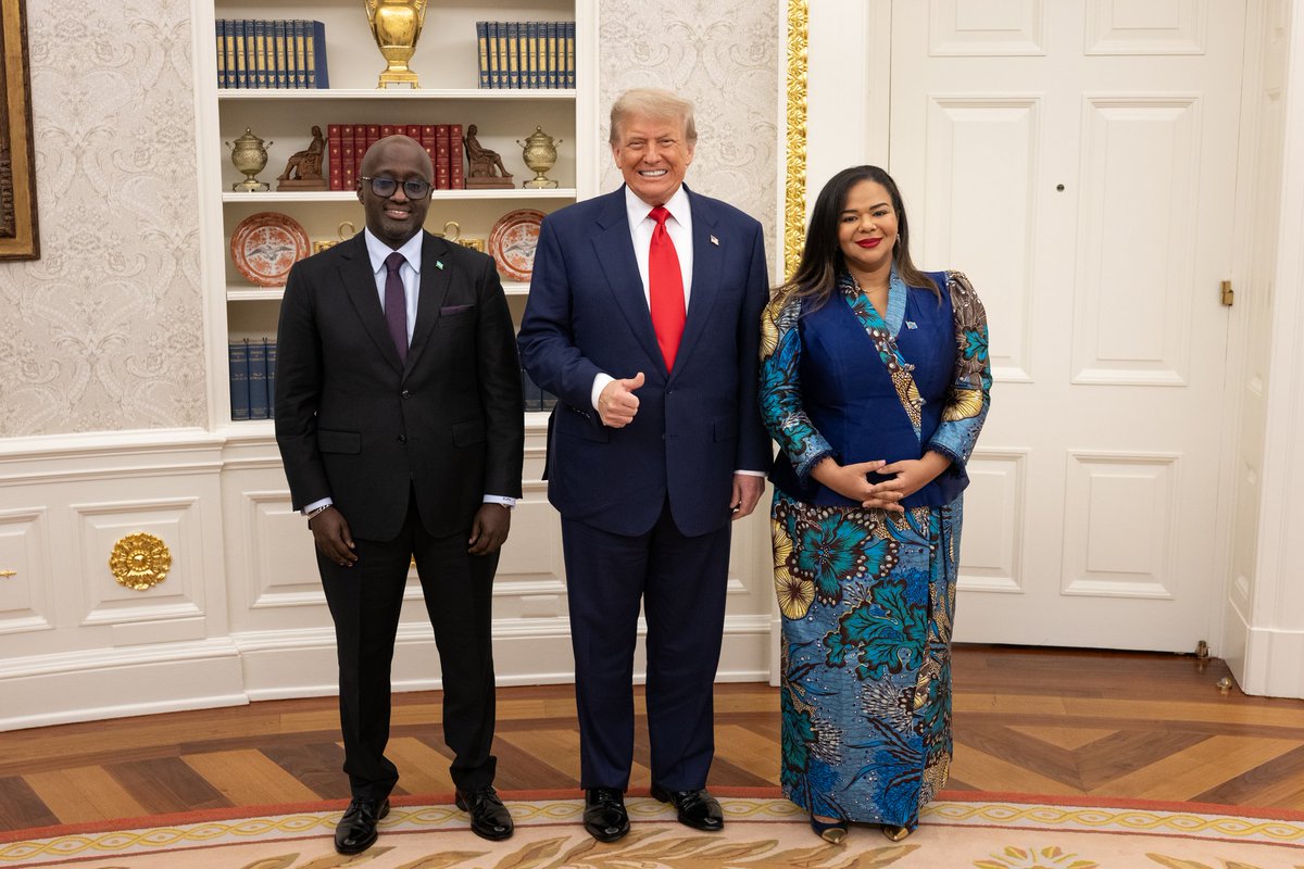 ChroniclesRW's tweet image. UPDATE: In Washington, Rwanda and DR Congo sign peace deal requiring "completion of neutralization of the FDLR and lifting of Rwanda’s defensive measures: NO LATER THAN D+90" (three months). Both actions will be implemented concurrently. The count begins immediately.