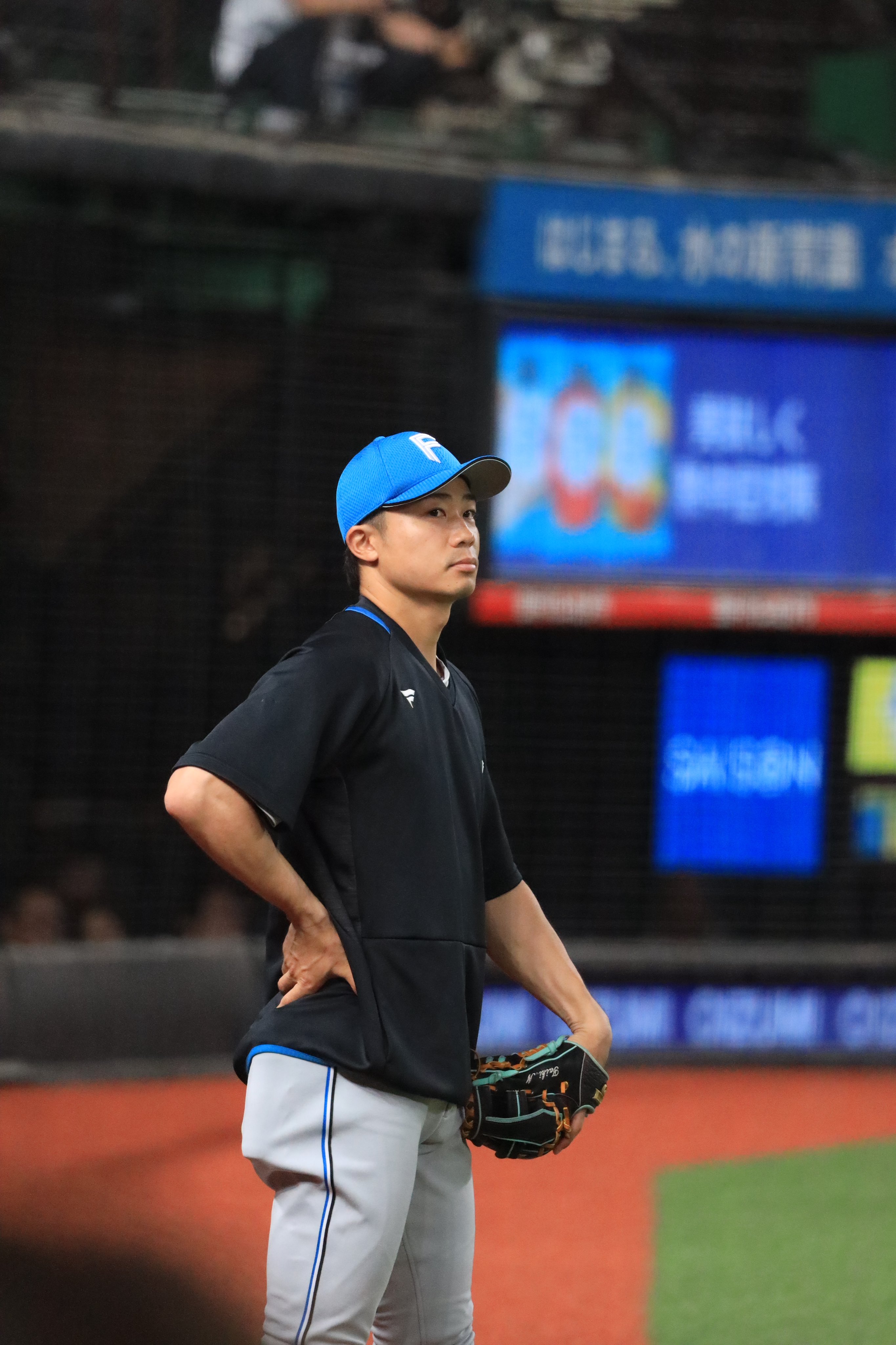 Yahoo!オークション - 北海道日本ハムファイターズ 9 中島卓也
