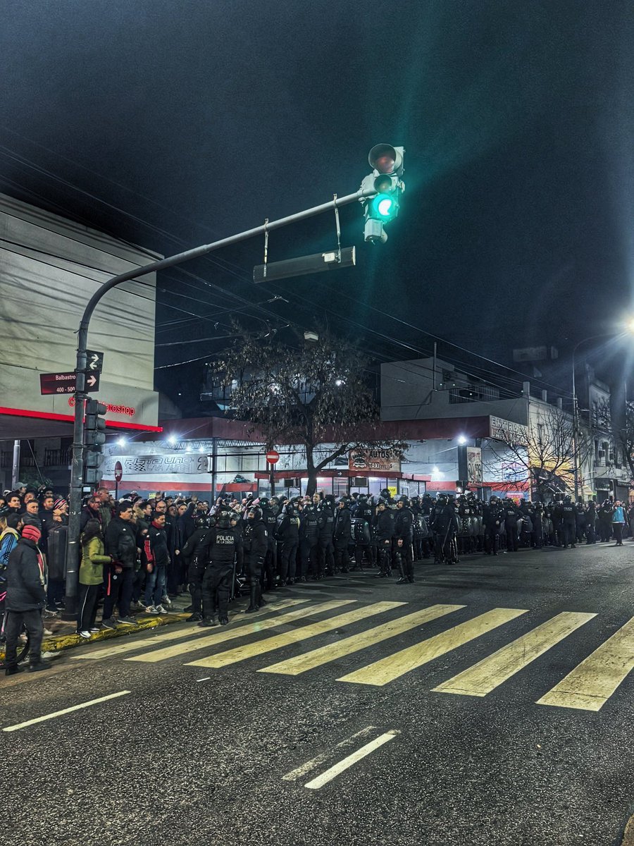 De mandarle la policía a la gente no se vuelve. 

📸 <a href="/LucaBonafina/">LUCA BONAFINA</a>
