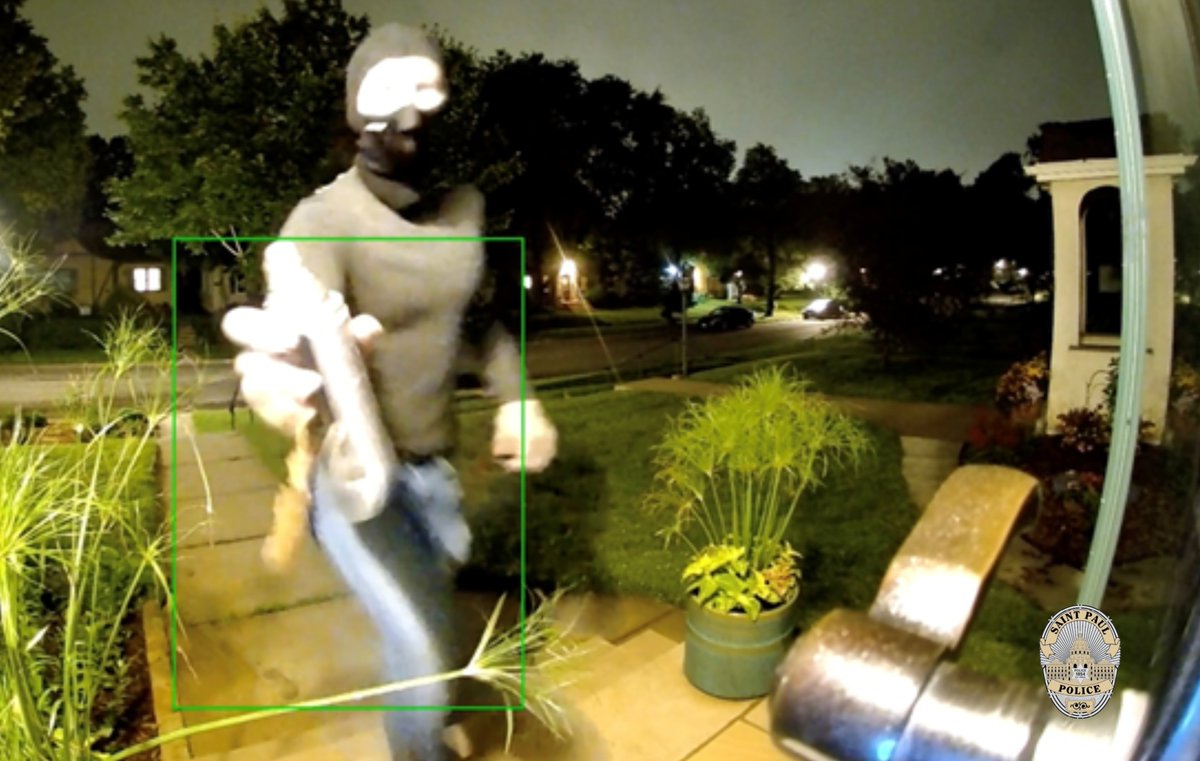 sppdmn's tweet image. Take a look at these photos. We need your help to identify this person, who we believe is responsible for a number of flag vandalism incidents in the Highland Park/Macalester-Groveland neighborhood over the past week.
Since Monday, Saint Paul Police has received 30 reports of…