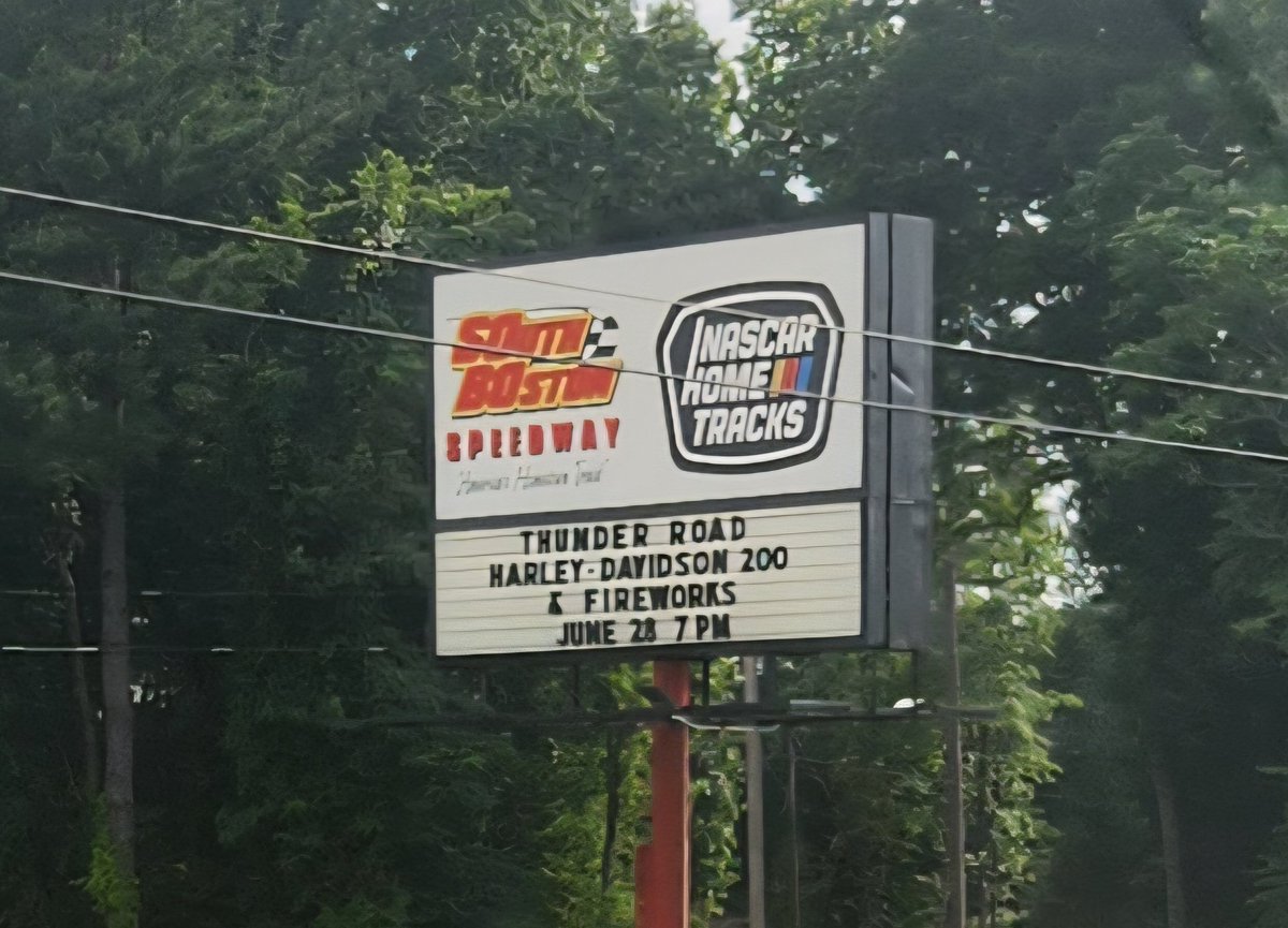 dcrum15's tweet image. It's bad enough I couldn't be at @SoBoSpeedway57 tomorrow night. I had to drive by it today on my way to North Carolina.😔