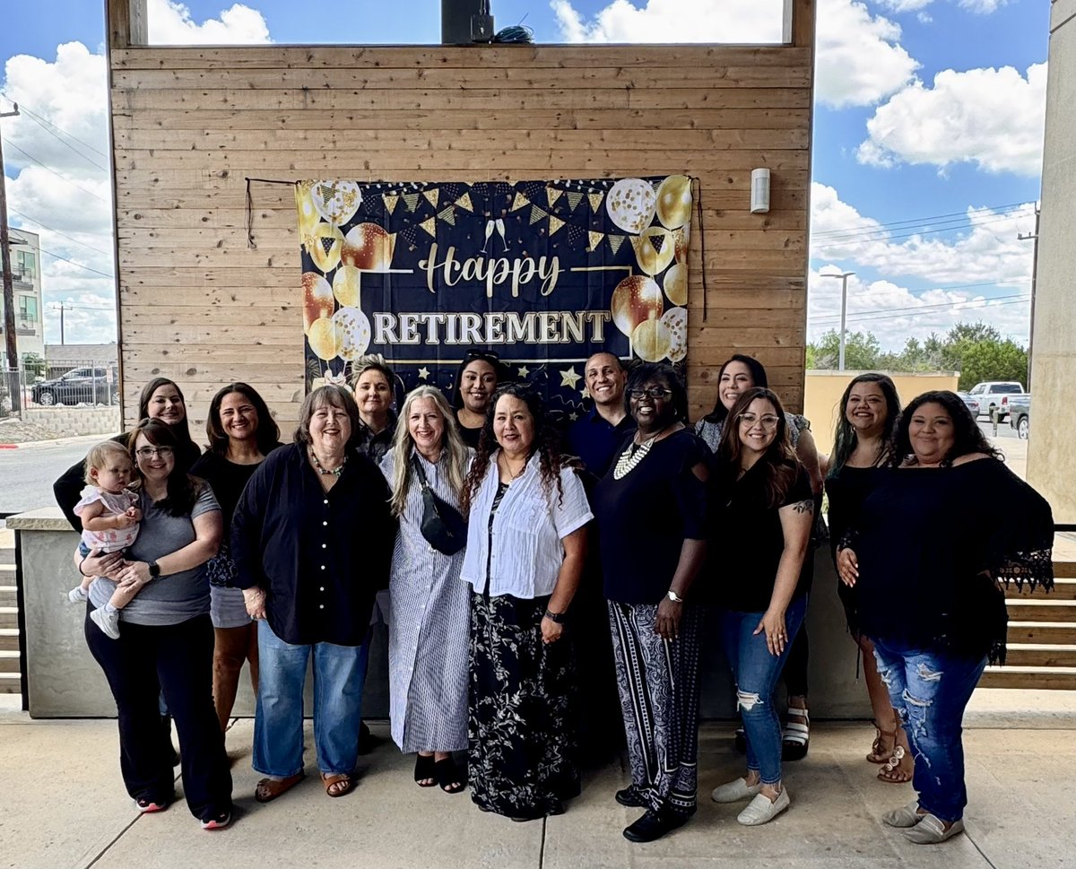 CoachCandle19's tweet image. Today we honored &amp;amp; celebrated the retirement of one of the absolute best. 🎉 @KJBuescher, your impact has been immense &amp;amp; your legacy will undoubtedly live on. Wishing you all the best in your next chapter! 🩵 🩶 🖤 

Once a Hawk, ALWAYS a Hawk!