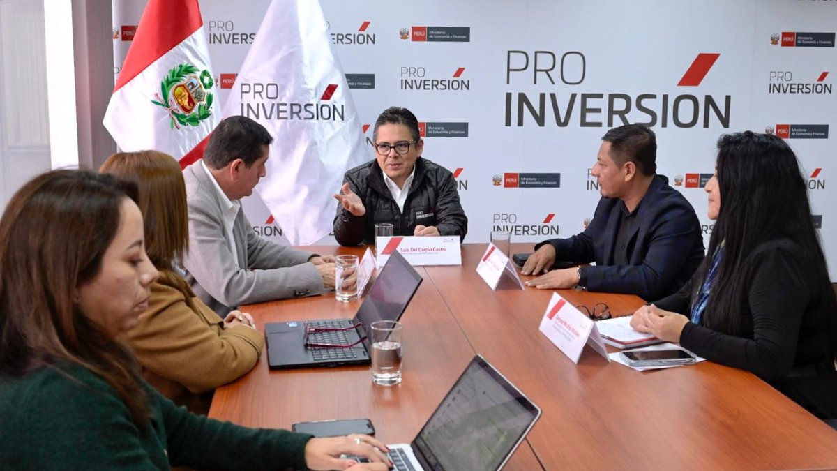 🔵 #NotaInformativa | 🏥 Salud y atención de emergencias para Loreto. Luis Del Carpio, director ejecutivo de #PROINVERSIÓN, lideró una reunión con Jorge Chávez, gobernador regional de Loreto, en la que se acordaron acciones para la firma de dos convenios entre ambas