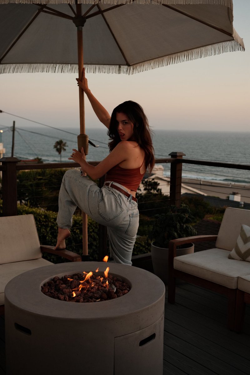 Summer backyard bbq shenanigans ⛱️🌭