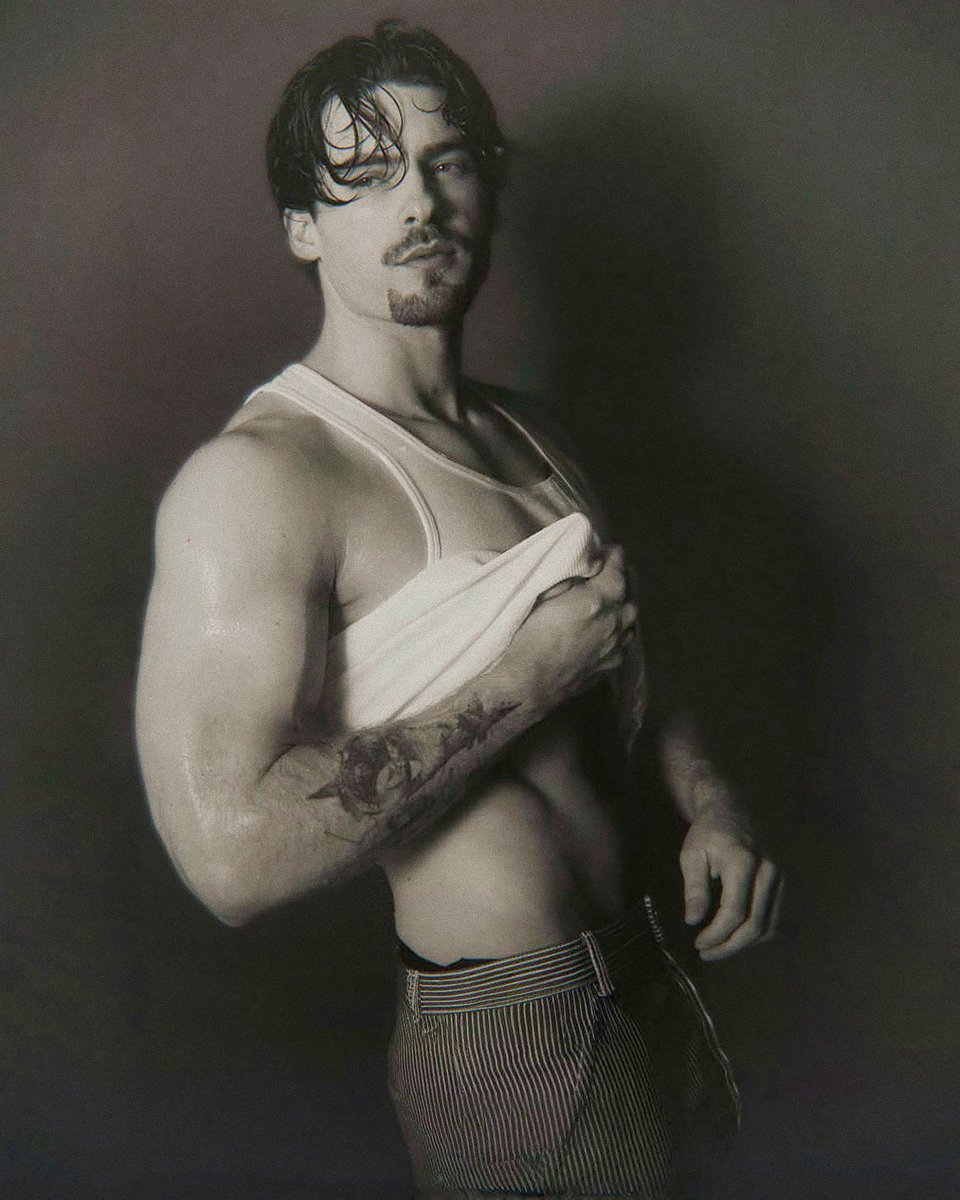 codesfiles's tweet image. Tattoos? Check. Abs? Check. My sanity? Gone.