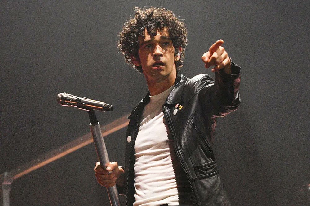 A Setlist completa do show do The 1975 no Glastonbury 2025! 💙

Qual foi o momento favorito de vocês? Sentiram falta de alguma música? #GlastonburyFestival