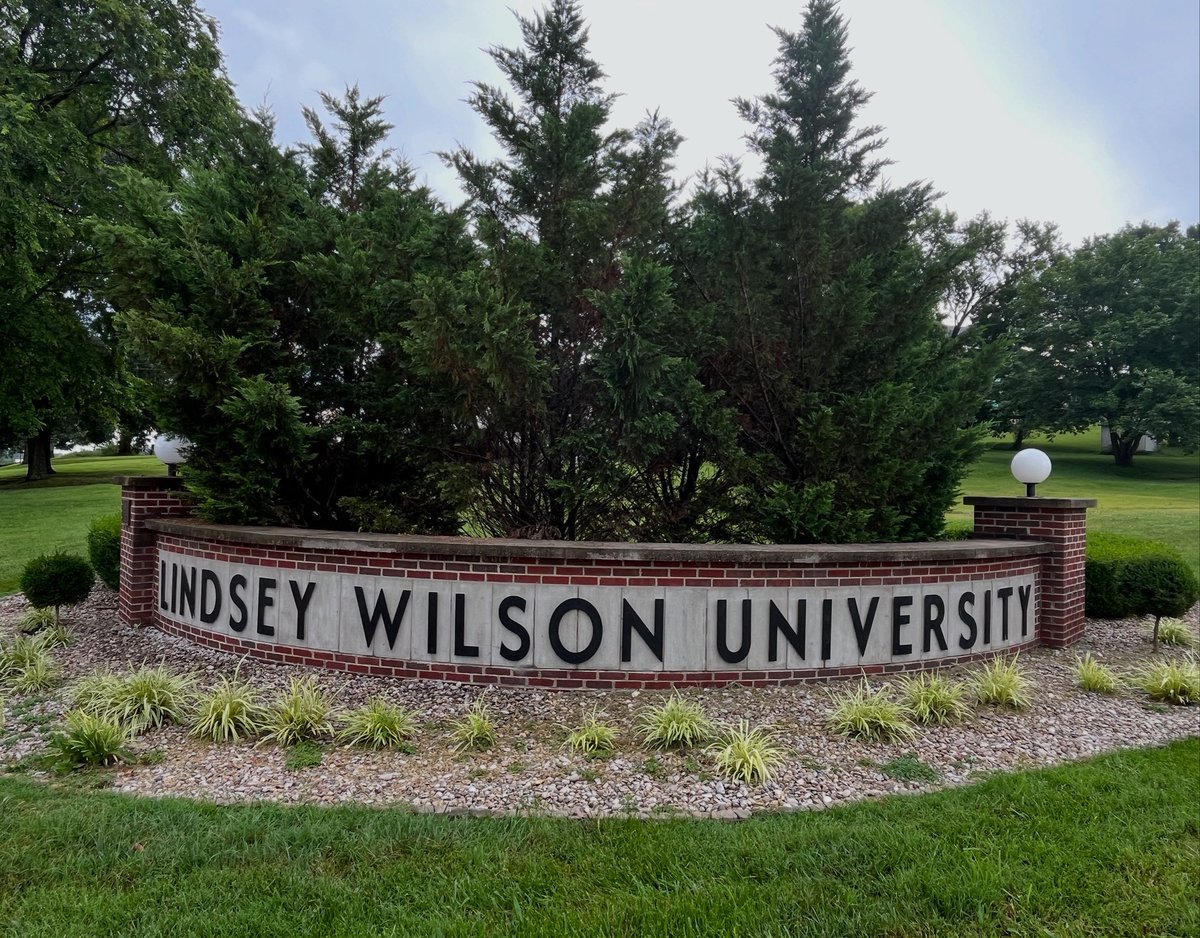 Sign of the times at the bottom of <a href="/LindseyWilson/">LindseyWilson</a> Hill. #Chafinism