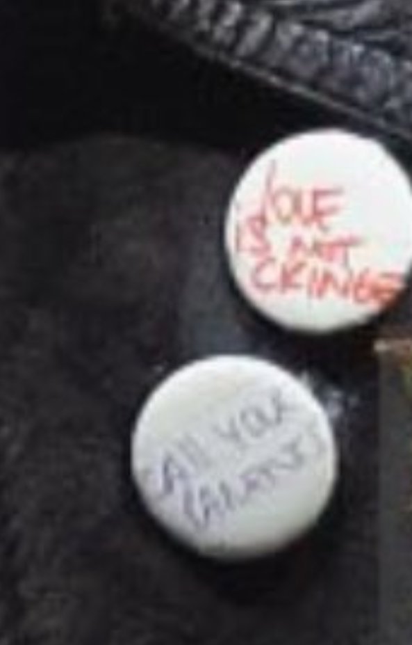 prior_parker's tweet photo. mattys pins!
"fund the north"
"love is not cringe"
"call your parents" https://t.co/SKmP2b4Tcy
