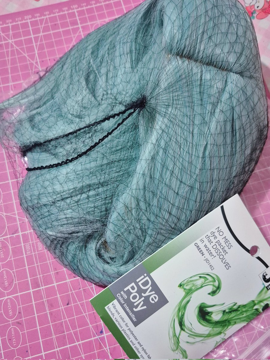 haruofarendelle's tweet image. yaaay I fixed the wig for ABA 🗝💚 (Guilty Gear Strive) the color was very mint so I dyed and found the ideal color ! is one of my next projects for this year ✨️ (* ゚∀゚)