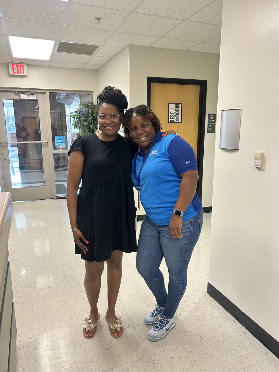 Monica Roberts (@iammonicar220) on Twitter photo One of my favorite PrinciPALs dropped in to check and see how my first week had gone. Thank you <a href="/NPorter17/">Nikki R. Porter</a> for the encouraging words, thoughtful advice and all around timely feedback. You are the best! <a href="/SandtownMS/">Sandtown Middle School</a> One of my favorite PrinciPALs dropped in to check and see how my first week had gone. Thank you <a href="/NPorter17/">Nikki R. Porter</a> for the encouraging words, thoughtful advice and all around timely feedback. You are the best! <a href="/SandtownMS/">Sandtown Middle School</a>