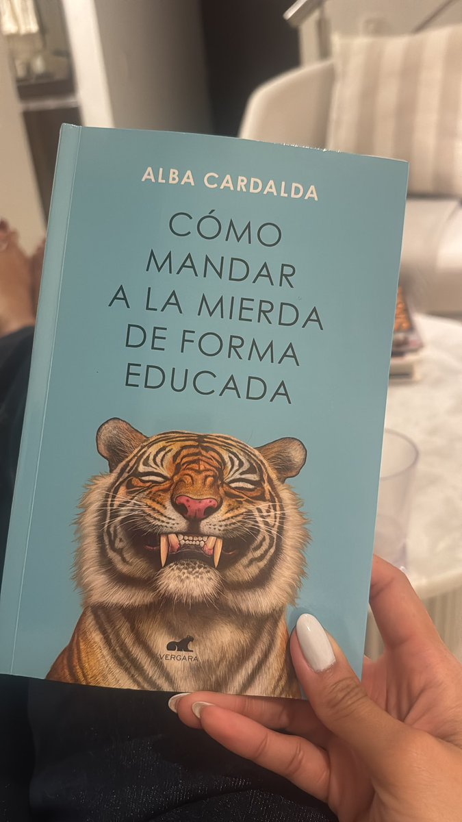 MalejandraHDZ's tweet photo. Librazo!! Nada que ver con el título, segundo libro que pone Dios en mi camino en momento justo . https://t.co/qVMEDSGkkZ
