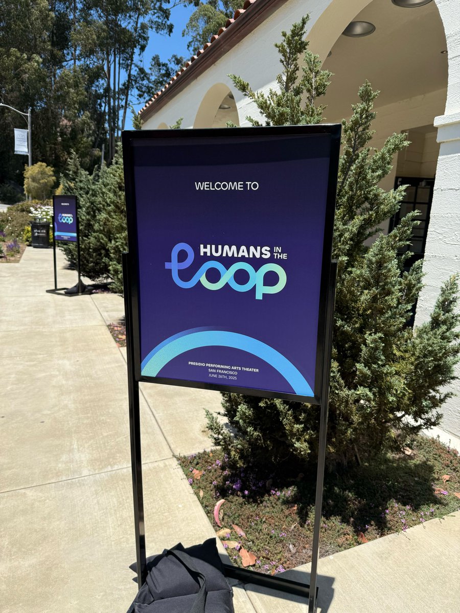 youngfonz's tweet image. Just hit Humans in the Loop 2025 at the Presidio Theatre, easily one of the best venues in SF.
Room was packed w/ builders, VCs & visionaries pushing consumer AI forward. Reid Hoffman & Mike Krieger brought 🔥. Alfred Lin dropped straight gems.
Real-time annotation, ethical…