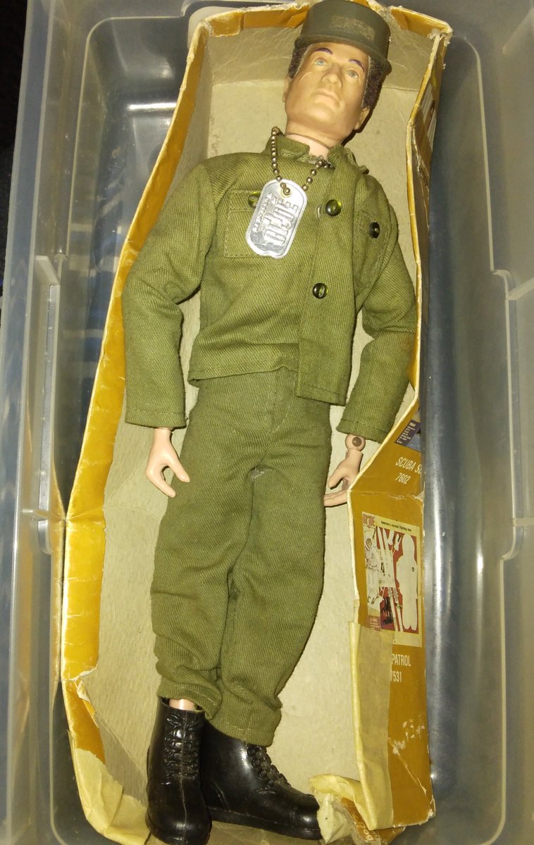 First time I've held one of these 60s/70s GI Joe figures...and it makes me happy that I grew up in the 80s

The FLAGG would have been 20 feet long if the figures stayed this size lol