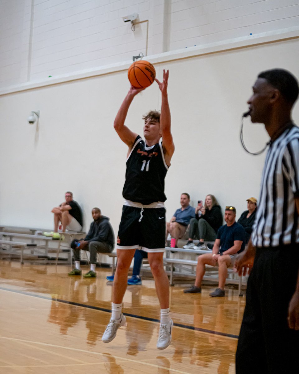 2026 W Ben Uhde has been offered by Simpson College