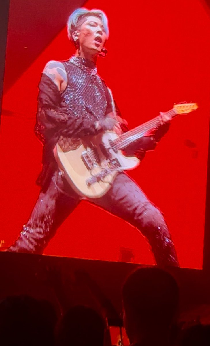 kuro_m20's tweet image. 先月の上海公演の写真📸
今日の杭州は行けないけど、日本から応援しています!We are always under the same sky🩵