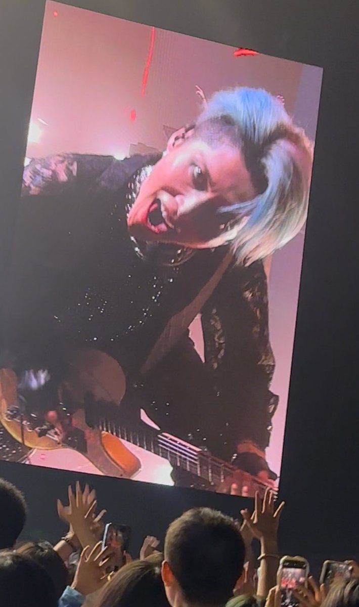 kuro_m20's tweet image. 先月の上海公演の写真📸
今日の杭州は行けないけど、日本から応援しています!We are always under the same sky🩵