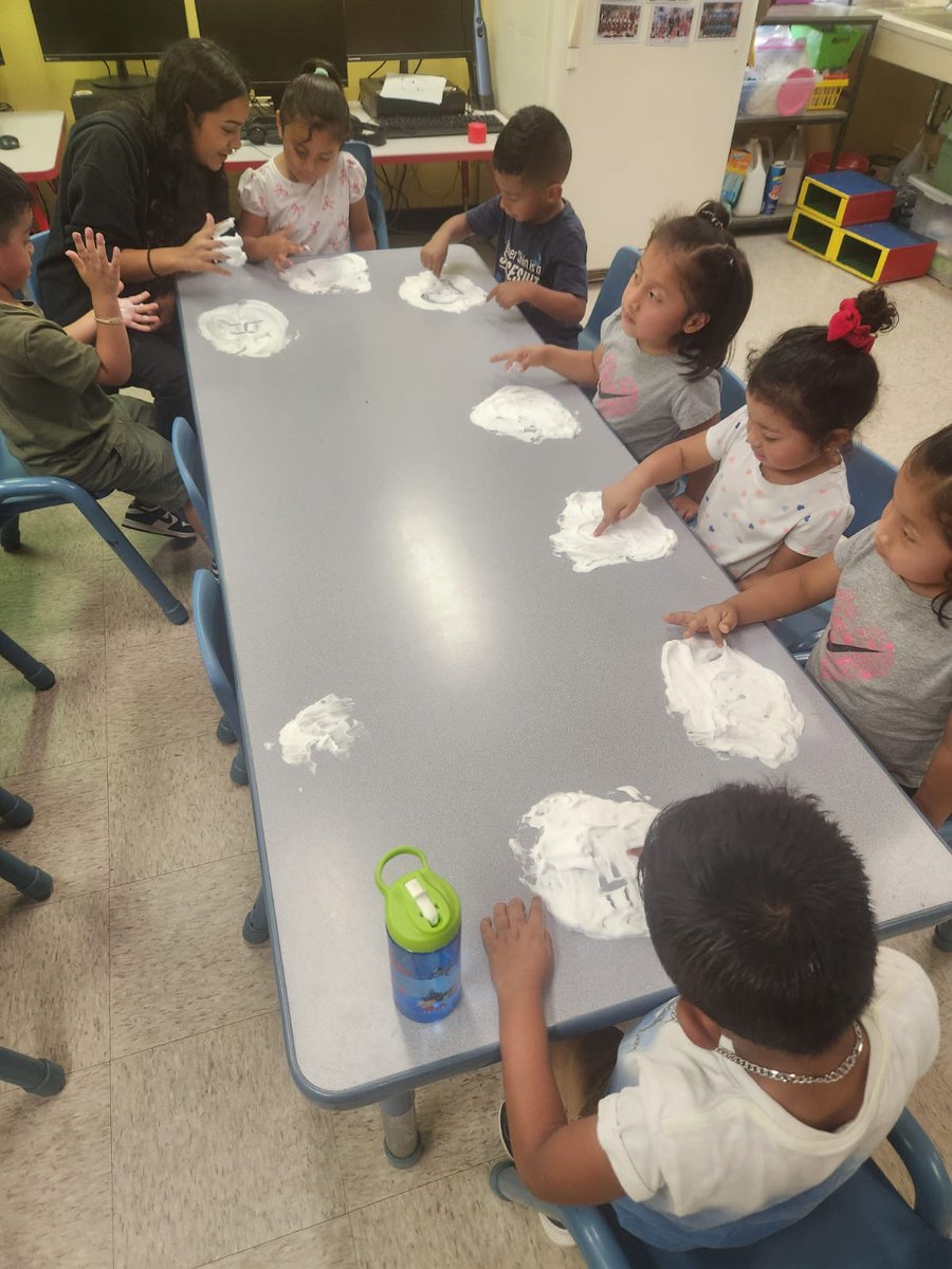 mdcpsmigrant's tweet image. Our Pre-K students at Redland Center are having fun learning how to identify and write the letters H &amp;amp; J, then enjoying a special treat, Jell-O!

M-DCPS Smart Start Summer Camp
#YourBestChoiceMDCPS
#Summer305
@SuptDotres
@MDCPSTitleI
@MDCPS