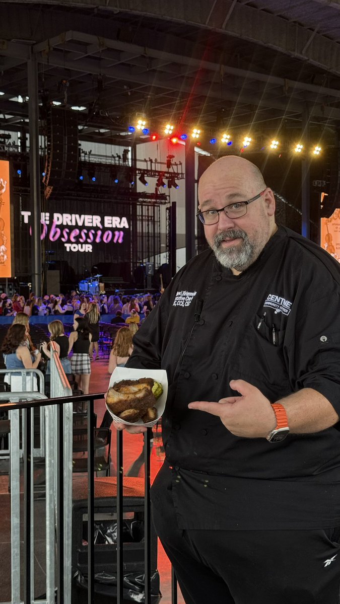 Chef Birk said to be sure to check out the 314 Social tent located in the plaza for some delicious ribs! 

Chef and his team are out in the plaza cooking up deliciousness before every concert — so be sure to stop by &amp; get you a bite 🍽️