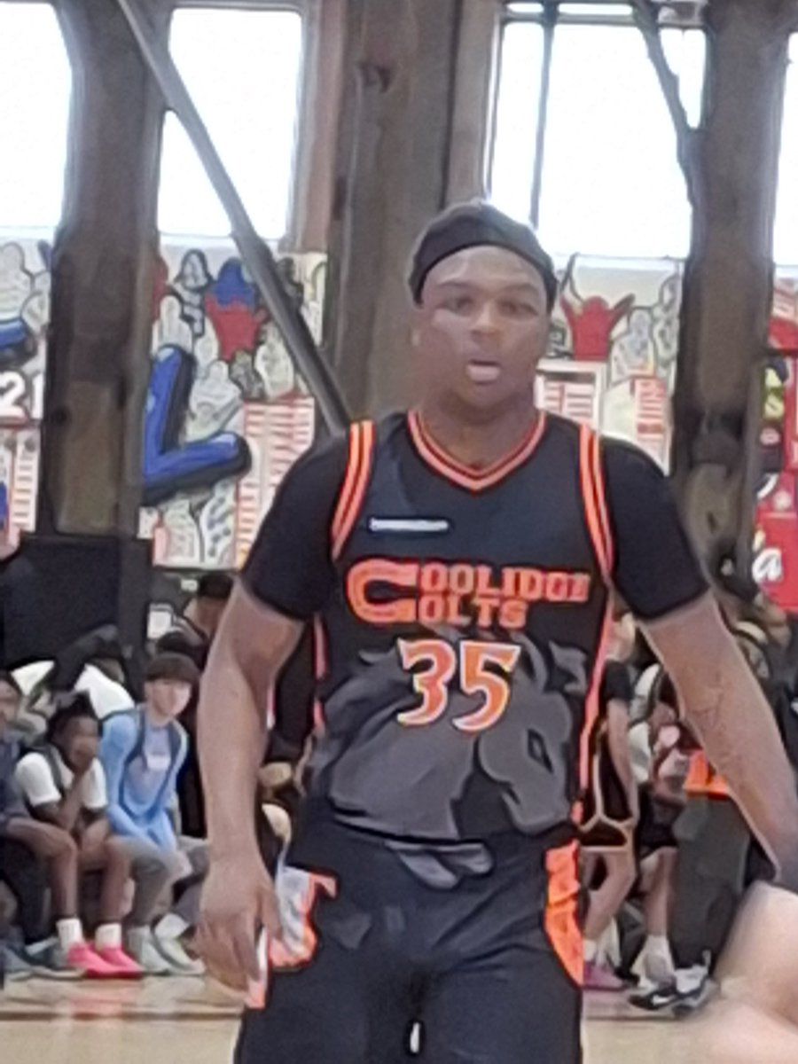 Friday afternoon Eye-Catchers <a href="/PhillyHSLive/">Philly HS</a> from Coolidge HS (DC) in their loss to Archbishop Ryan- 6'0" '27 Kye Gray #3 and 6'4" '28 Malachi Hooks #35.