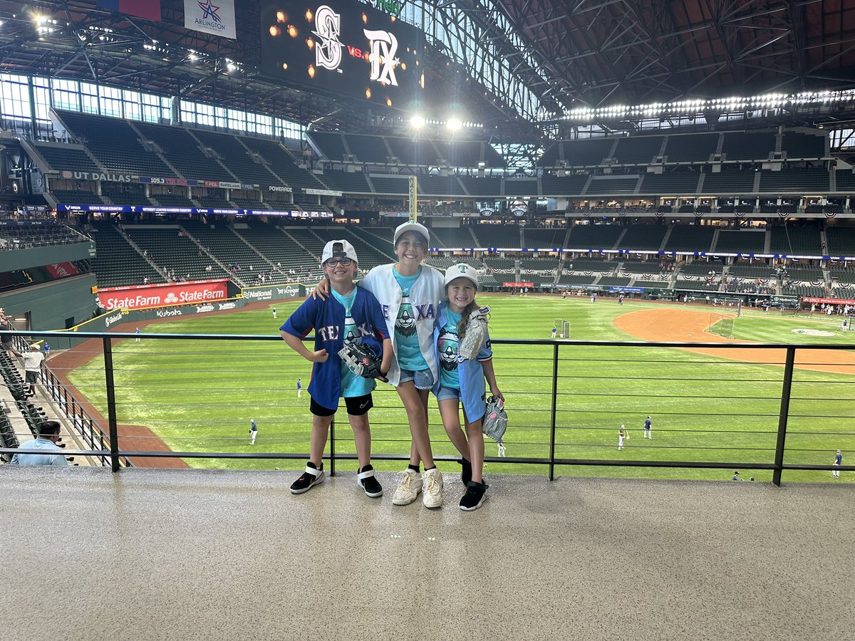 Casey Khoury tweet media