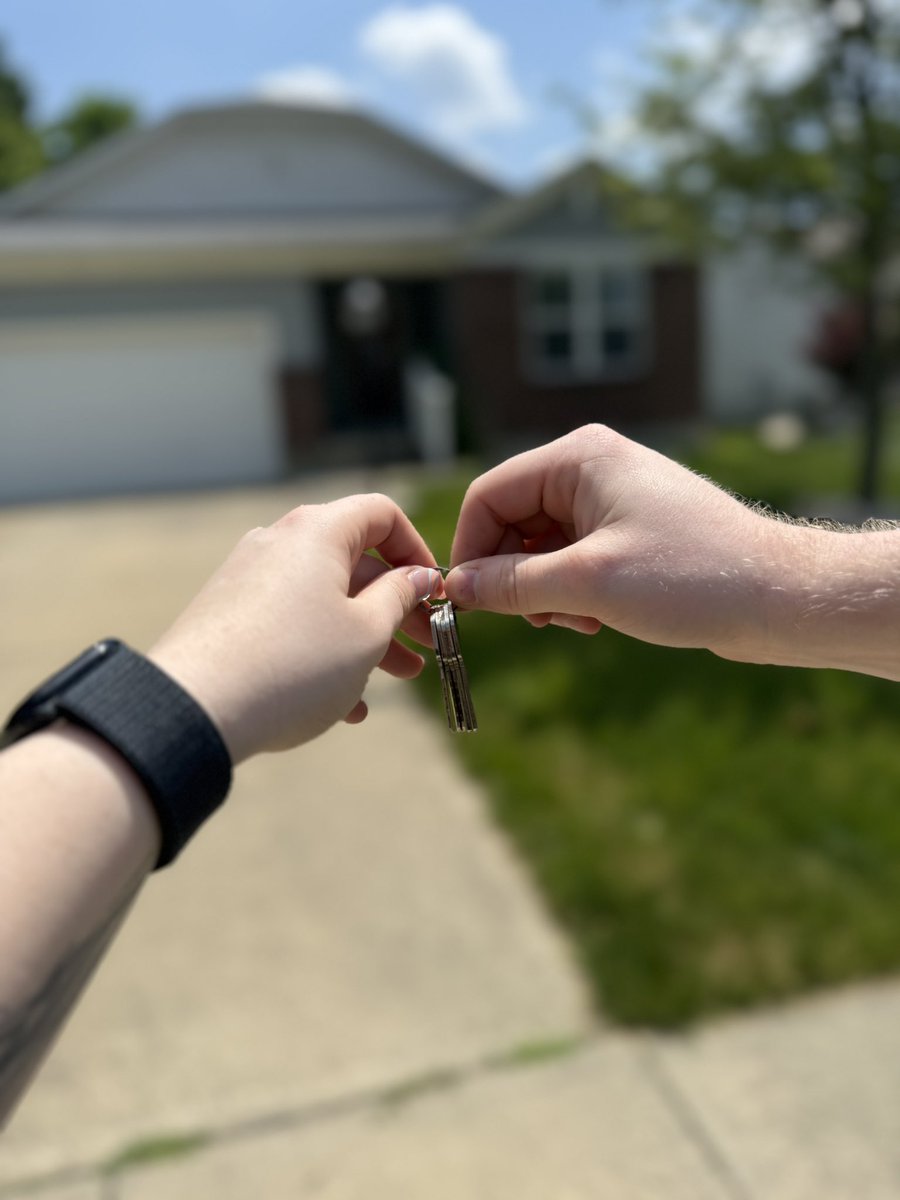 MissesLucifer's tweet image. Wherever he is - that’s my home. So I bought my home a house 🔑💕 

SOO excited to finally be homeowners with my love. We’ve been working towards this goal for half a decade and finally are here 🥹

An #accessible and perfect home 😭
#firsttimehomeowner #gotthekeys #homeowners
