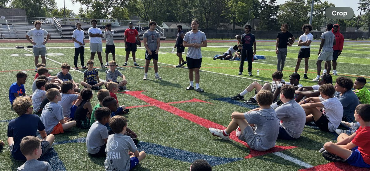 HartleyFootball's tweet image. What a week! Great group of Future Hawks competing and learning. Special thanks to Seniors Jay Zang and Robert Lathon for talking about the importance of the FINISH! Go Hawks!