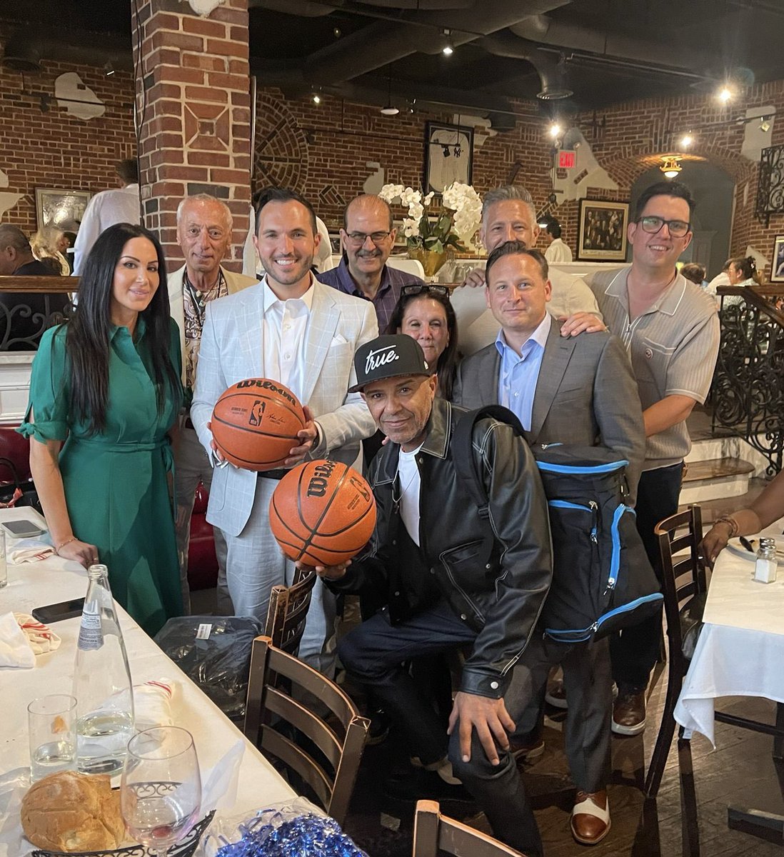 TheIACRL's tweet image. Tonight, The Italian American Civil Rights League was proud to donate basketballs, book bags, and pom-poms to “Just Us Sports,” an AMAZING program for underprivileged youth in the Bronx.
Italian Americans built New York City and we will fight to make it GREAT again!