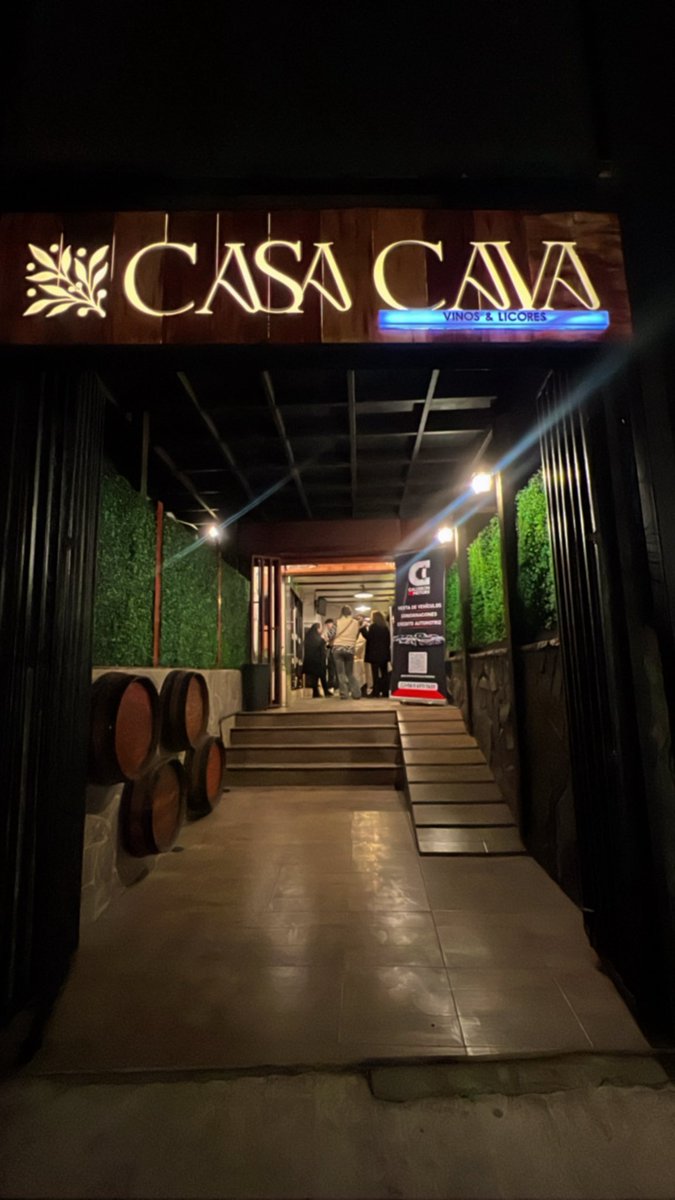 Inauguración de la única vinoteca de #Antofagasta #casacava 
Tienda especializada de vinos y licores