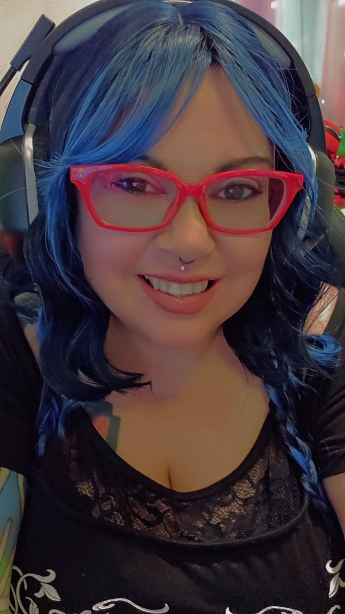 Alright! My whole Friday plans went down the pooper! So, if anyone wants to play any games, let me know!  #twitch #streamer #gamer #btggf
Twitch.tv/goblinmommy