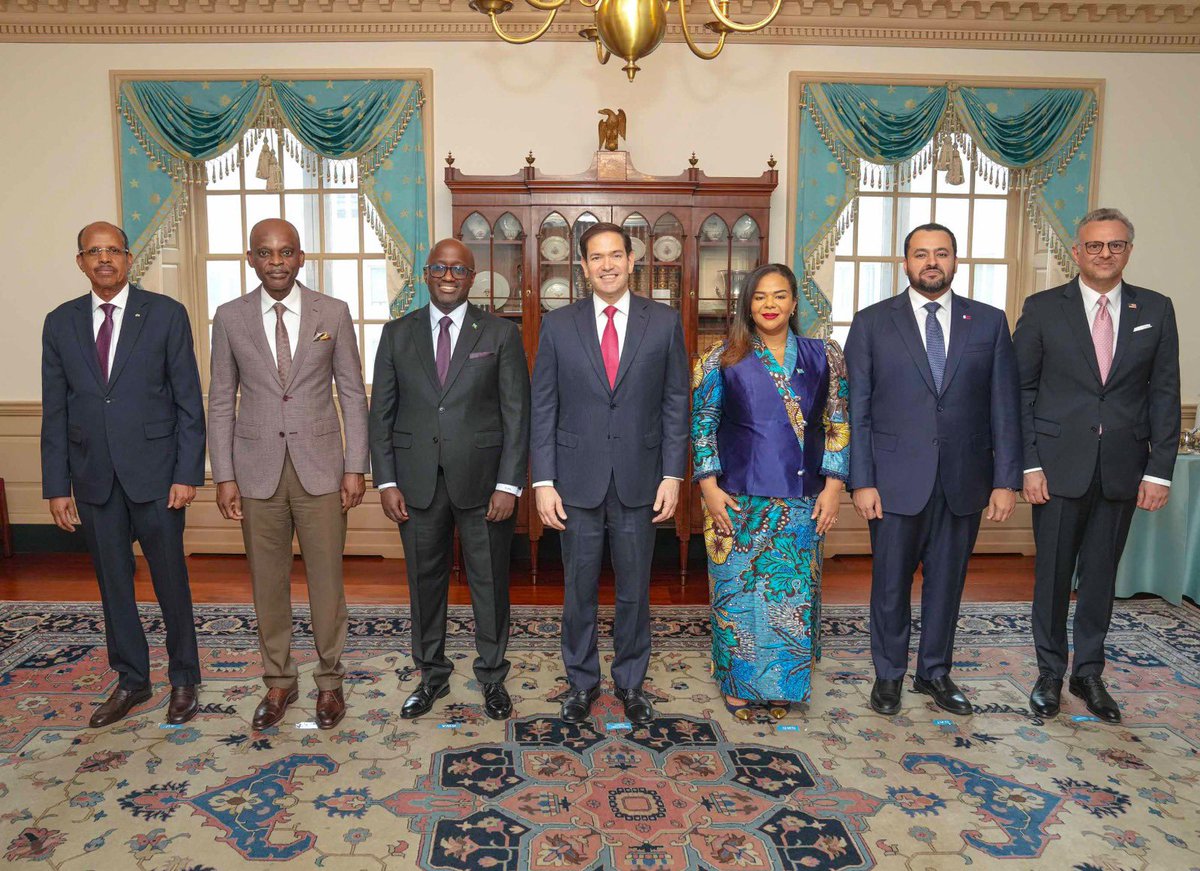 Dr_Al_Khulaifi's tweet image. Today, we witness a historic moment as the DRC and Rwanda sign a peace agreement that has the potential to reshape the future of the Great Lakes region. This landmark deal demonstrates a commitment to cooperation and stability in an area that has faced significant challenges for…