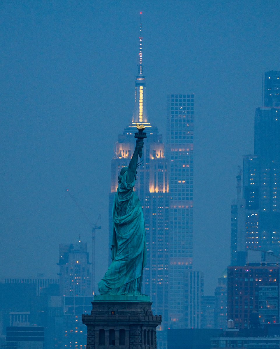 The perfect pair

📷: @craigsbeds