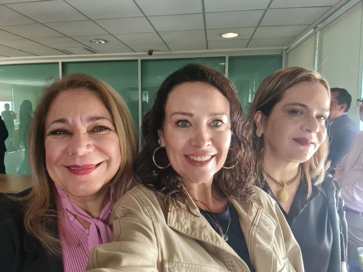 3er Foro Nacional para Implementar la Semana Laboral de 40 Horas, con <a href="/PabloLemusN/">Pablo Lemus Navarro</a>  Gobernador,  el Secretario del Trabajo <a href="/marathb/">Marath Bolaños</a>, <a href="/AltagraciaGome/">Altagracia Gómez Sierra</a> Coordinadora del Consejo Asesor Desarrollo Económico, empresarios, rectores de universidad y representantes del sector productivo.