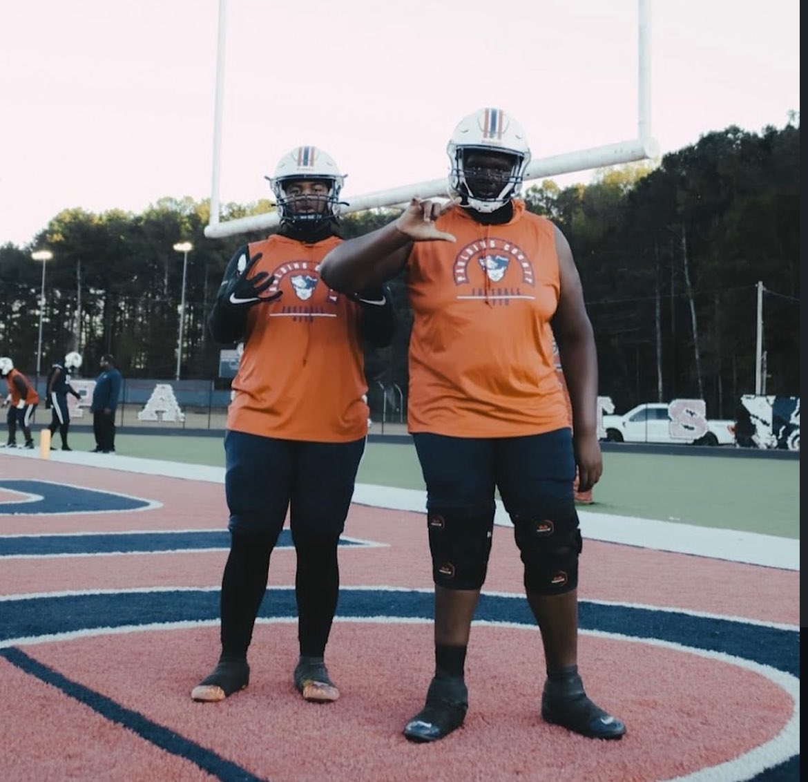 elijah_peeks's tweet image. My brother committed to @UKFootball Today, Words can’t explain how proud I am of my guy. Long hard journey still not over, go dominate your last ride @TyreekJemisonFb 🤞🏽🤞🏽