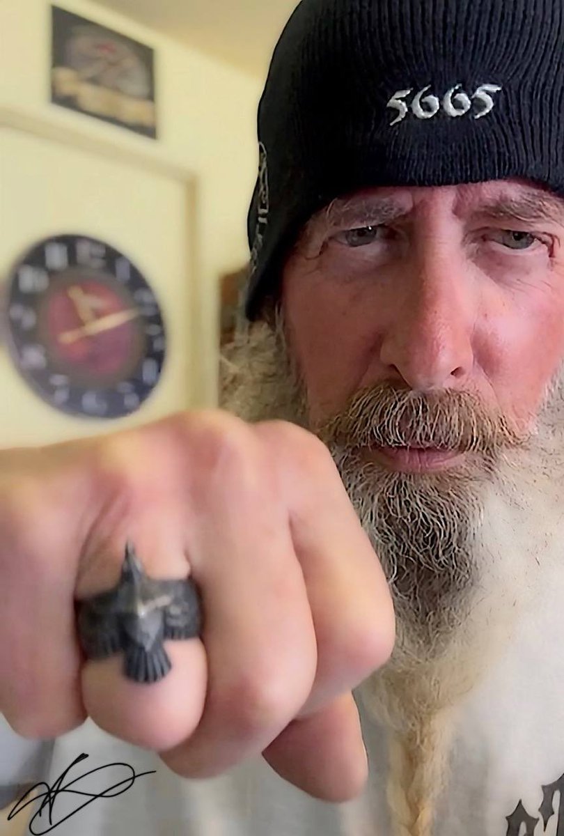 _axeIvasa2's tweet image. Happy Fryday!