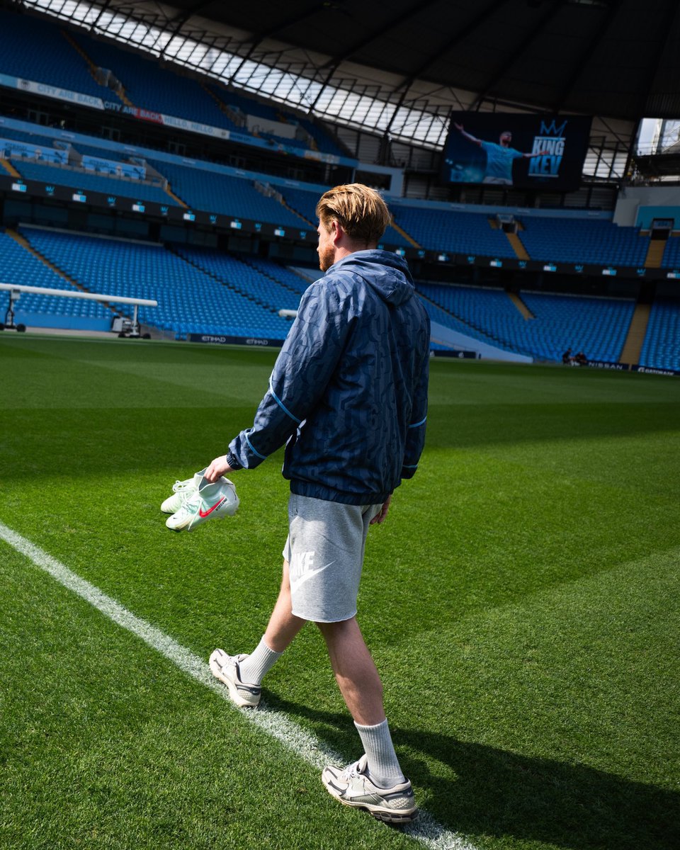 Happy 34th Birthday to City legend, 
Kevin De Bruyne. 🩵