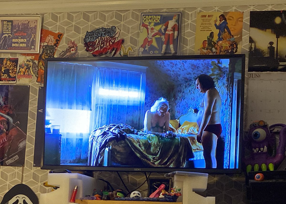 BSlashers's tweet photo. @ffbmovienight #FFBMovieNight #GreasyStrangler
Well thats an opening 😬…I can’t look away & wonder how this budding Jerry Springer romance is going to play out 😂 https://t.co/SoaguZtC8I