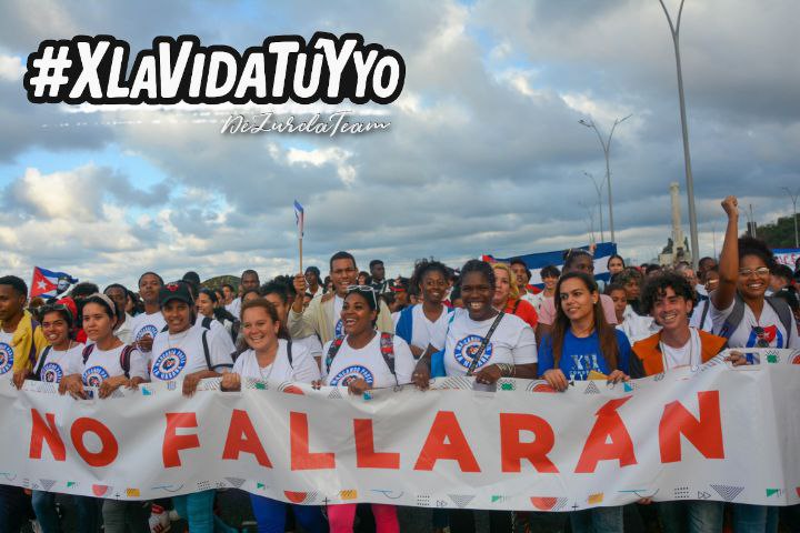 Zul1809🇨🇺🇨🇺 (@zul1809) on Twitter photo #XLaVidaTúYYo nos unimos a esta multitud, porque los jóvenes No fallarán!!! 🇨🇺🇨🇺🇨🇺 #DeZurdaTeam_ <a href="/DeZurdaTeam_/">DeZurdaTeam 📳</a> <a href="/Mujeres_Revoluc/">Mujeres en Revolución 🇨🇺❤💃🏼</a> #XLaVidaTúYYo nos unimos a esta multitud, porque los jóvenes No fallarán!!! 🇨🇺🇨🇺🇨🇺 #DeZurdaTeam_ <a href="/DeZurdaTeam_/">DeZurdaTeam 📳</a> <a href="/Mujeres_Revoluc/">Mujeres en Revolución 🇨🇺❤💃🏼</a>