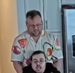 YMarsman's tweet photo. Is this Ricky Berwick's middle-aged friend trying to talk to a literal highschooler about her sexual habits?
Massive schoolteacher-arrested-for-soliciting-minors vibes.
#fishtanklive #fishtankdotlive https://t.co/xelz6WvMVL