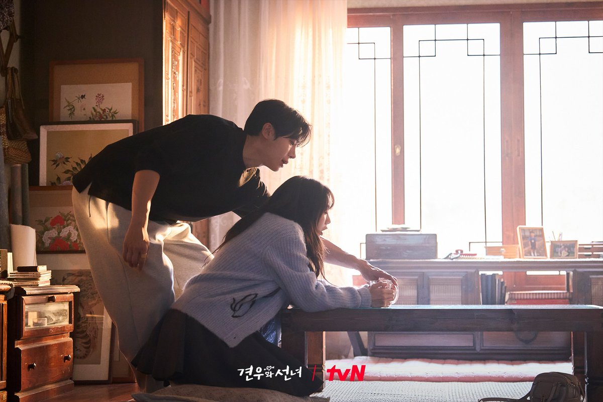 sobyhun's tweet photo. ️️ ️
ᡣ ︠ 𓈒.  .𓈒 ︡𐑠 ₊˚ . #⃟YIHYUNs . ♡̴

Like spilled water, their chemistry flowed freely — soft, sudden, and impossible to ignore ⸍∘˚˳°✧
In that one scene, the air turned pink, the world slowed down, and everything felt a little closer to love 🥰
️️ ️ ️️ https://t.co/5XwBhGnFWX
